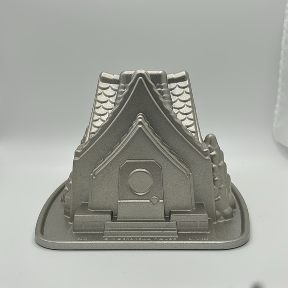 Nordic Ware Gingerbread House Bundt Silver NWOT - Picture 2 of 6